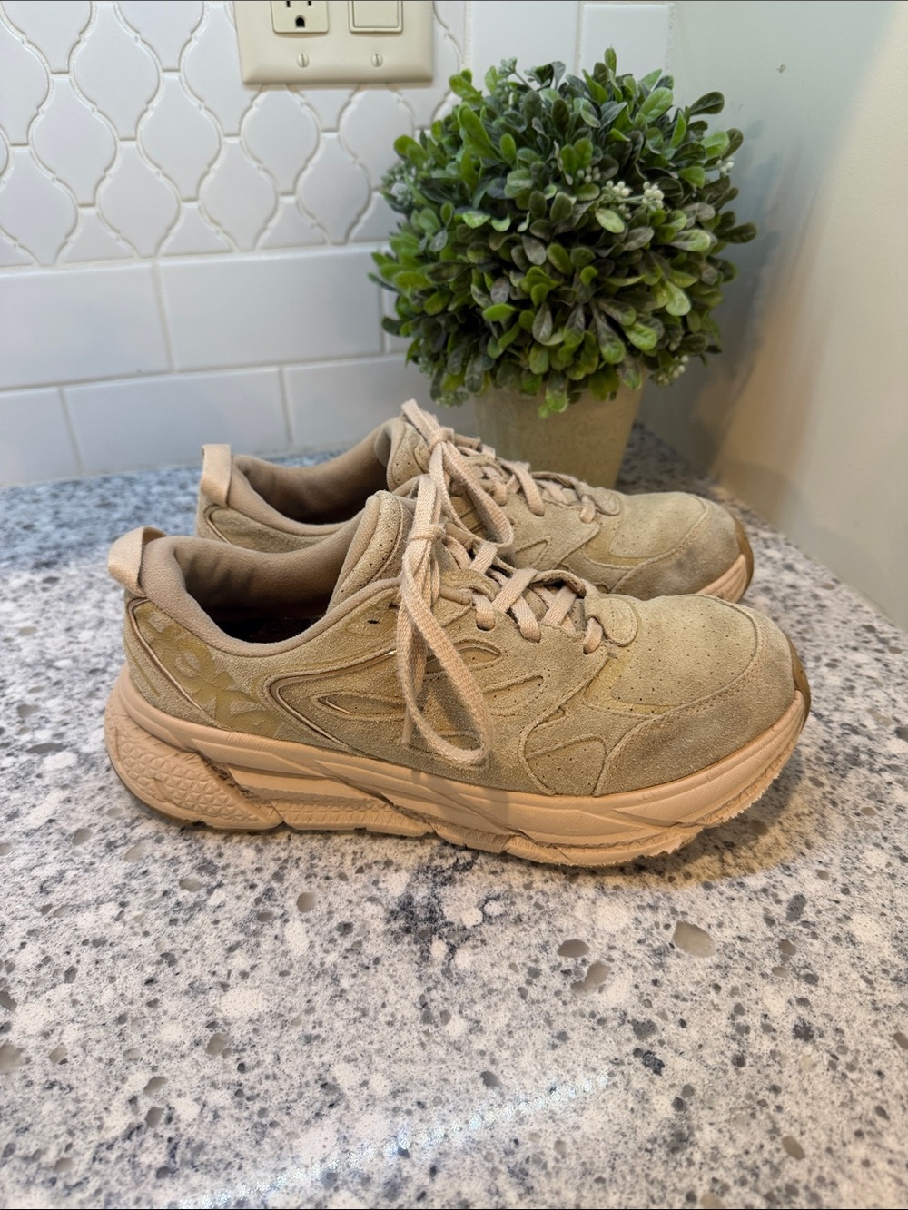 Hoka One One Clifton L Suede Shoes unisex women’s Size 9.5